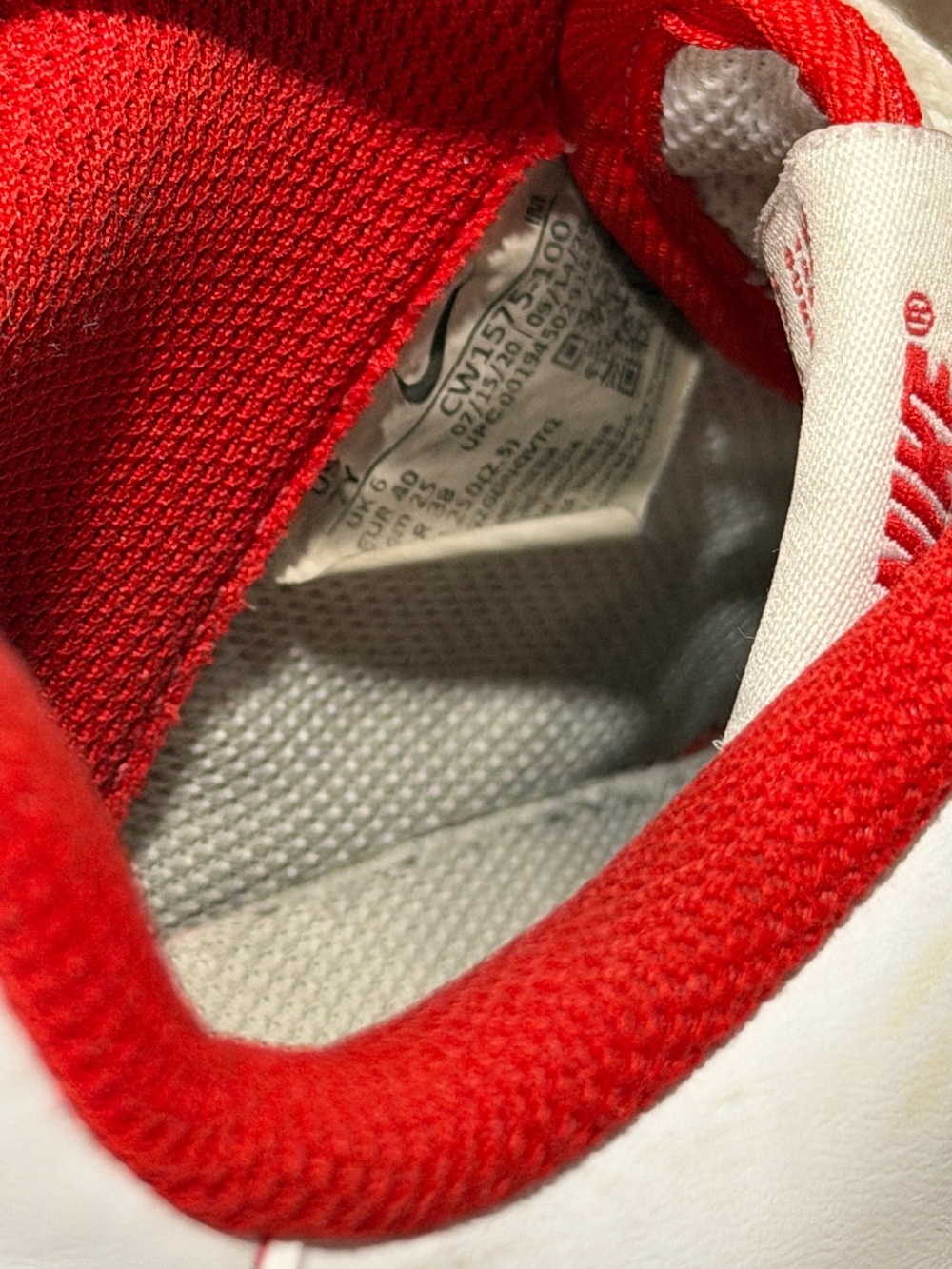 Nike White and Red Kids Low-Top Sneakers - Picture 6 of 6